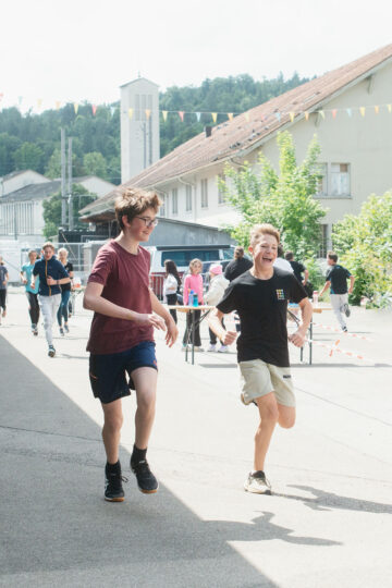 Miteinander ins Ziel - Sponsorenlauf Zeughaus