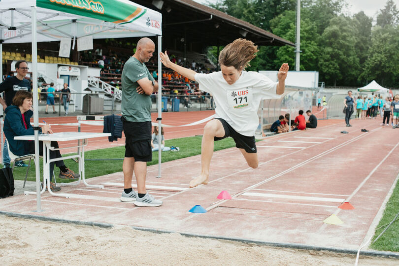 Weitsprung am Sporttag in Bern